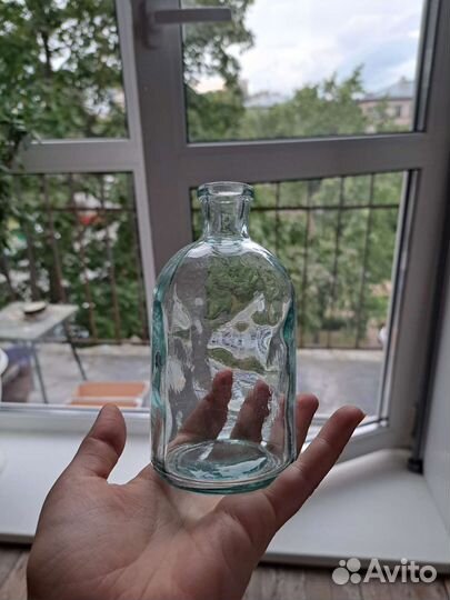 Маленькие бутылочки, вазочки