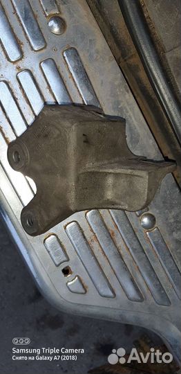 Кронштейн крепления тросов опель зафира B