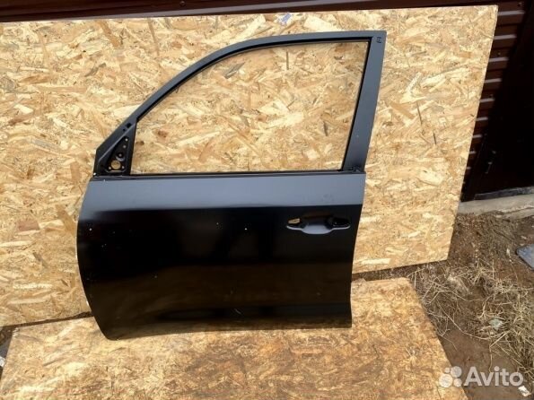 Дверь передняя левая Toyota Land Cruiser 200