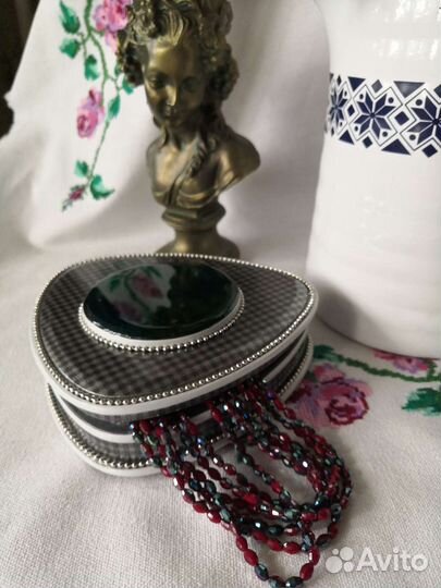 Шкатулка для украшений