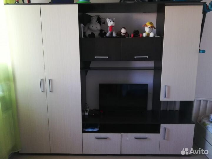 Шкаф стенка