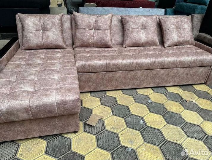 Диван угловой в наличии