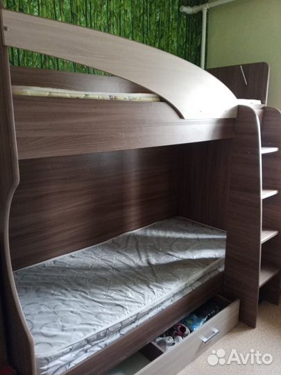 Двухъярусная кровать