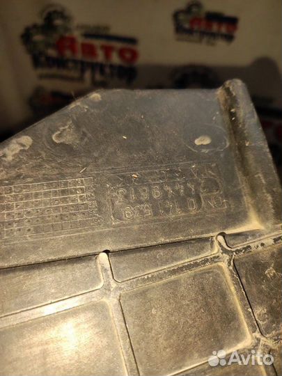 Крышка блока предохранителей Opel Omega B седан