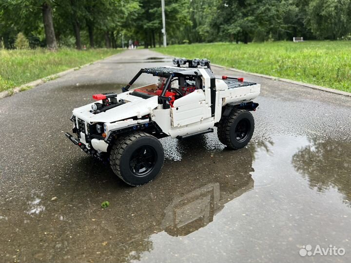 Констуктор(аналоглего) внедорожник на Д/У
