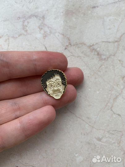 Брошь Курт Воннегут значок