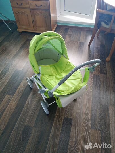 Продаю детскую игрушечную коляску для куклы