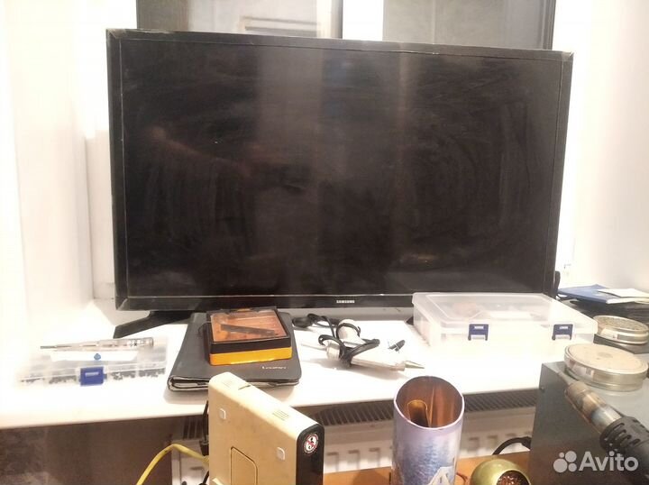 Телевизор на запчасти samsung UE32J4000AK