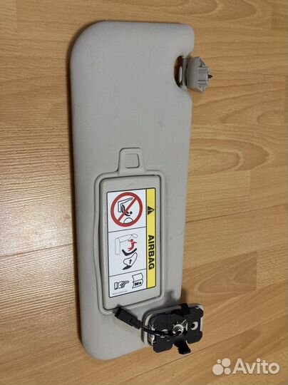 Козырёк солнцезащитный правый Jaguar F-pace