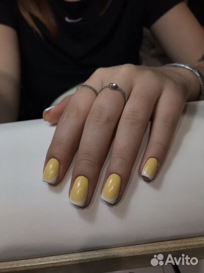 Модель на маникюр