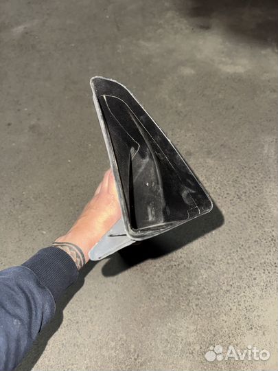 Воздуховод тормозного диска правый 51748060266 bmw