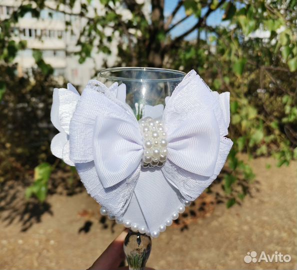 Украшение на пучок с бабочками