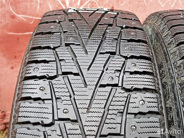 Roadstone Winguard WinSpike SUV 235/65 R17 108T