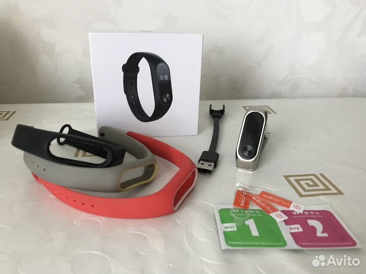 Продам часы mi band 2