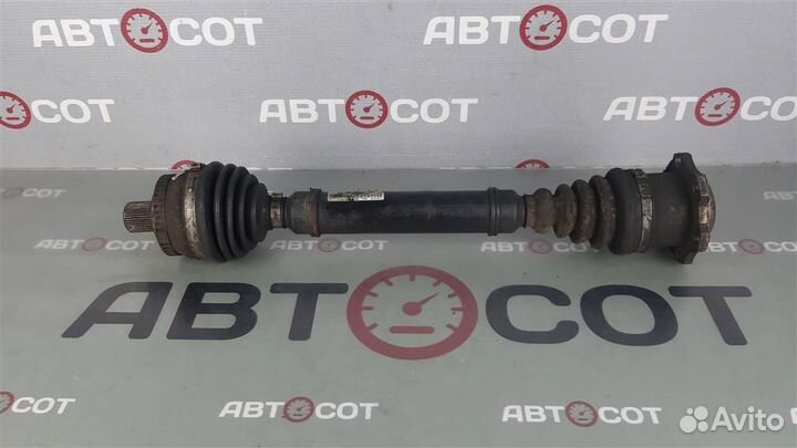 Приводной вал передний в сборе Audi A4 (B6) 2001