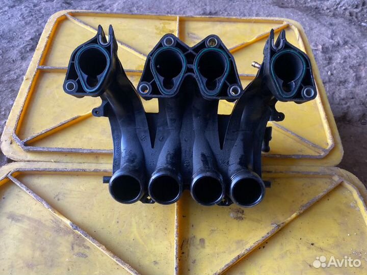 Коллектор впускной Volkswagen Touran 1T2 1.6 BSE