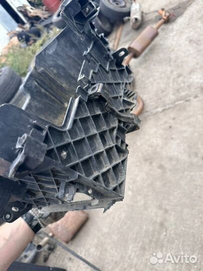 Корпус аккумулятора Renault Fluence 1