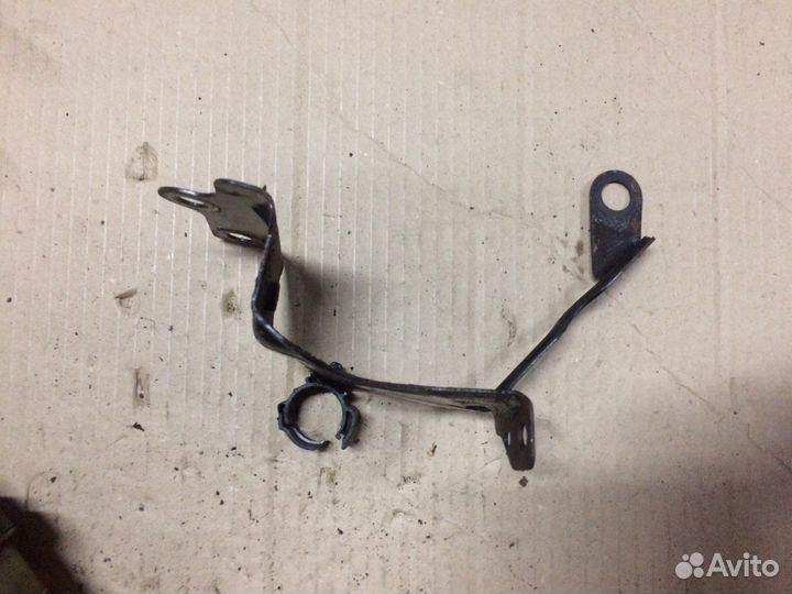 Кронштейн бачка гур Ford Focus 2