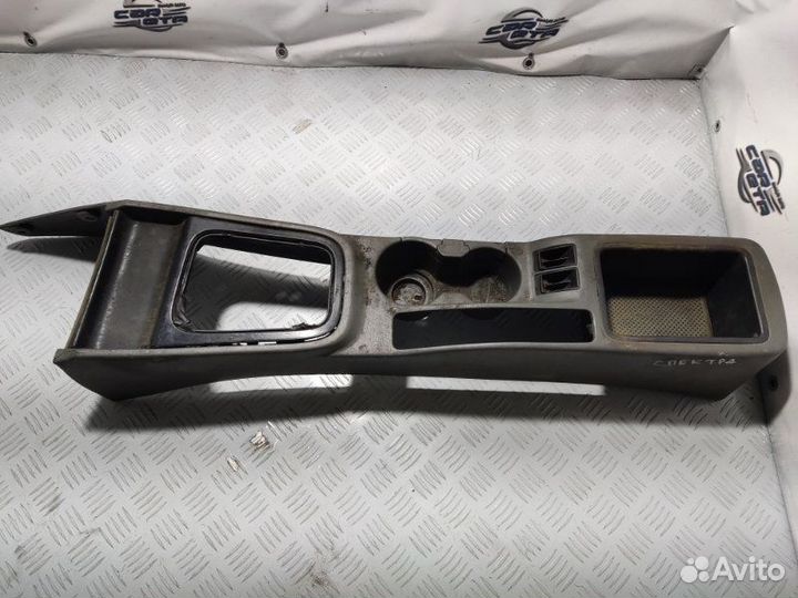 Консоль между сидений Kia Spectra 1.6 S6D 2008