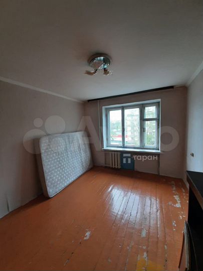 Комната 12,5 м² в 8-к., 3/5 эт.