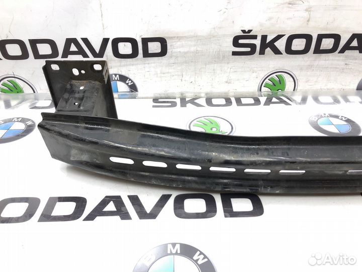Усилитель бампера передний Skoda Octavia A7 (5E)