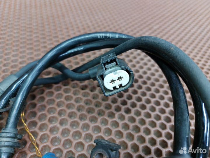 Датчик износа тормозных колодок задний R. Mercedes