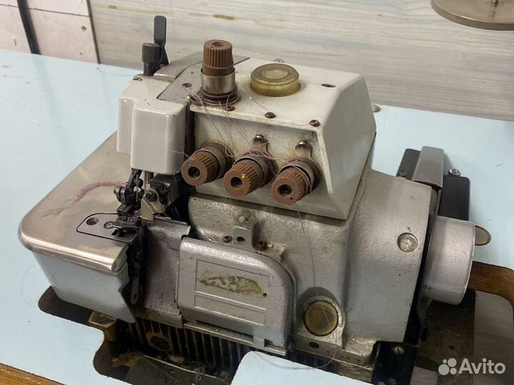 Овкрлок 5 ниточный