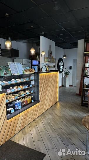 Бариста в кофейню