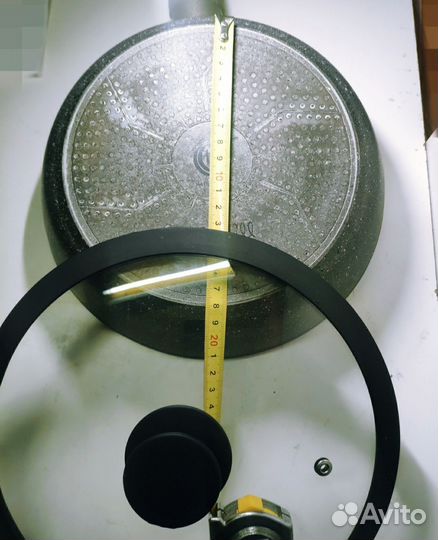 Сковорода tvs италия.24см.С крышкой