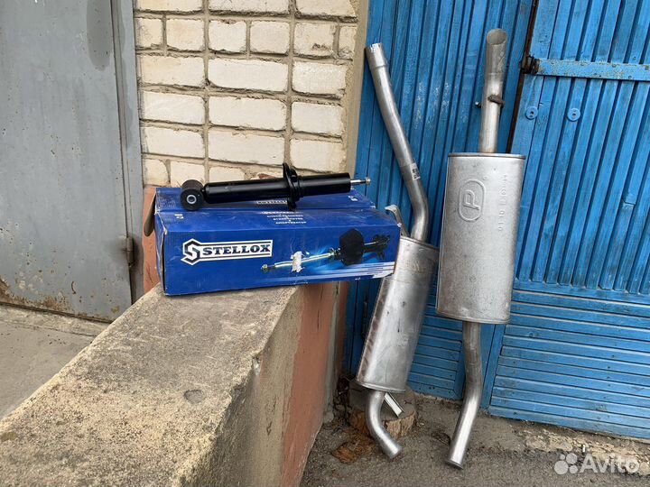 Стойки задние audi 100