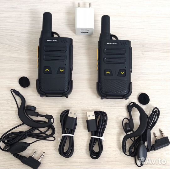 Компактные рации для официантов и охраны в клубах