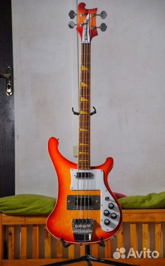 Бас гитара Aria Rickenbacker USA pickup Кейс