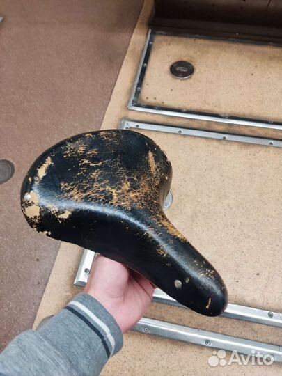 Седло для велосипеда кожаное