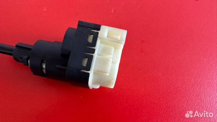 Лягушка стоп сигнала Audi A6 C6 AUK 3.2 2008