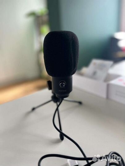 Студийный микрофон