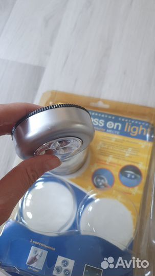 Подсветка / светильники самоклеящиеся