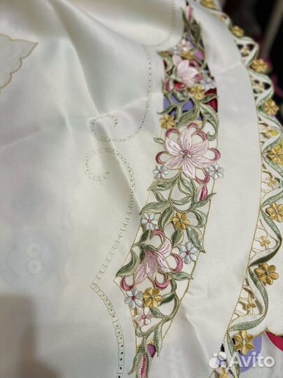 Продам Скатерть с 8ю салфетками