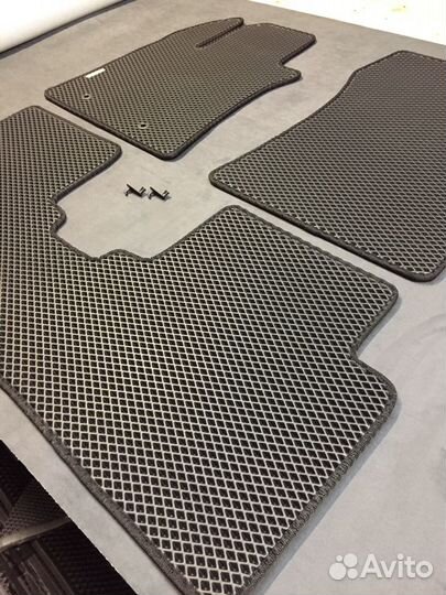 Автоковрики EVA для Toyota Avensis 2008-2018