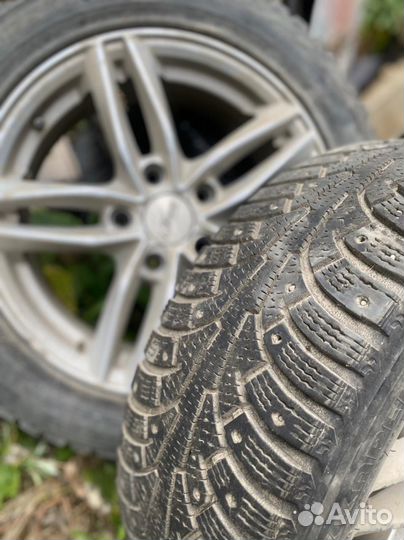 Nokian Tyres Hakkapeliitta 5 205/75 R16