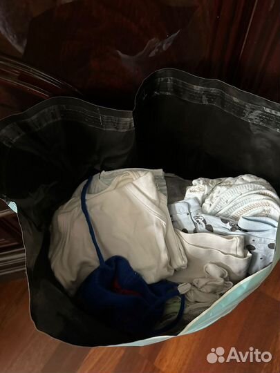 Пакет с детскими вещами