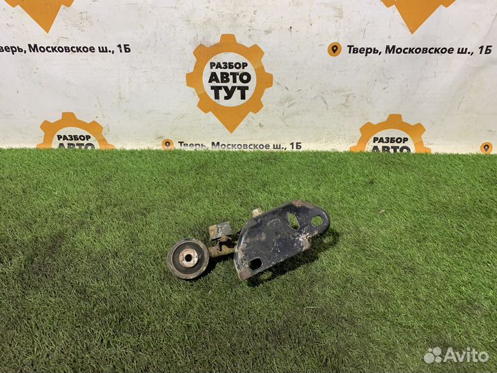 Опора двигателя с кронштейном Toyota Camry xv40