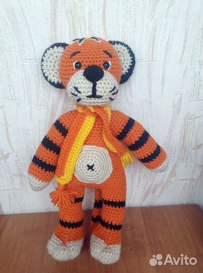 Вязанный тигренок