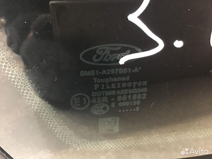 Стекло кузовное глухое левое Ford Focus III 2011