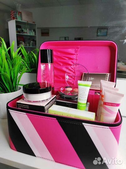 Косметика Mary kay (аромат, тени, помада, тушь, ух