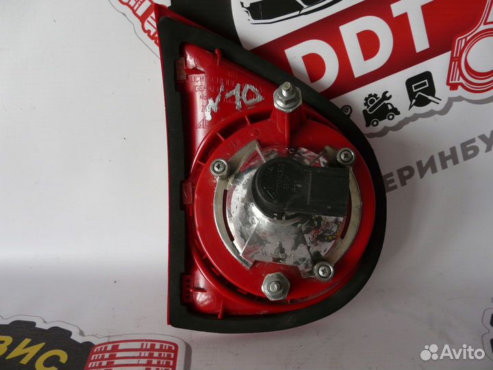 Фонарь задний внутренний правый Volkswagen Golf