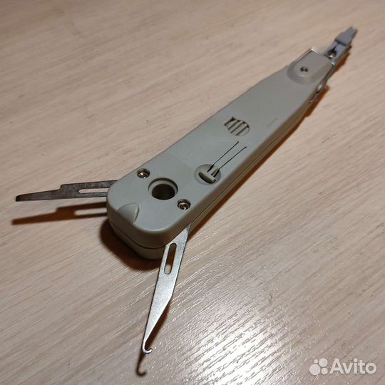 Инструмент для заделки витой пары, контактов Krone