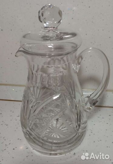 Хрустальный кувшин с крышкой
