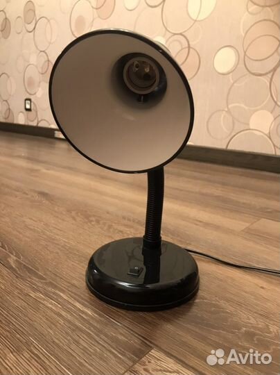 Лампа настольная