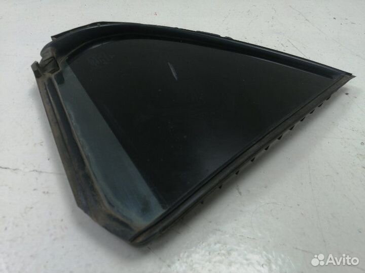 Стекло двери (форточка) заднее правое Mitsubishi