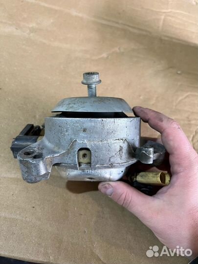 Подушка крепления кпп левая для Audi A8 D4/4H (200